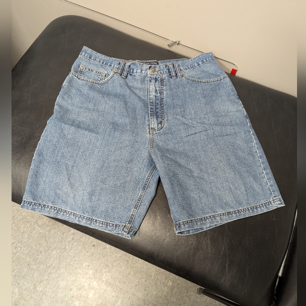 Colours Alexander Julian.  Classic Blue Denim Men's Shorts. Size 36. Lightweight